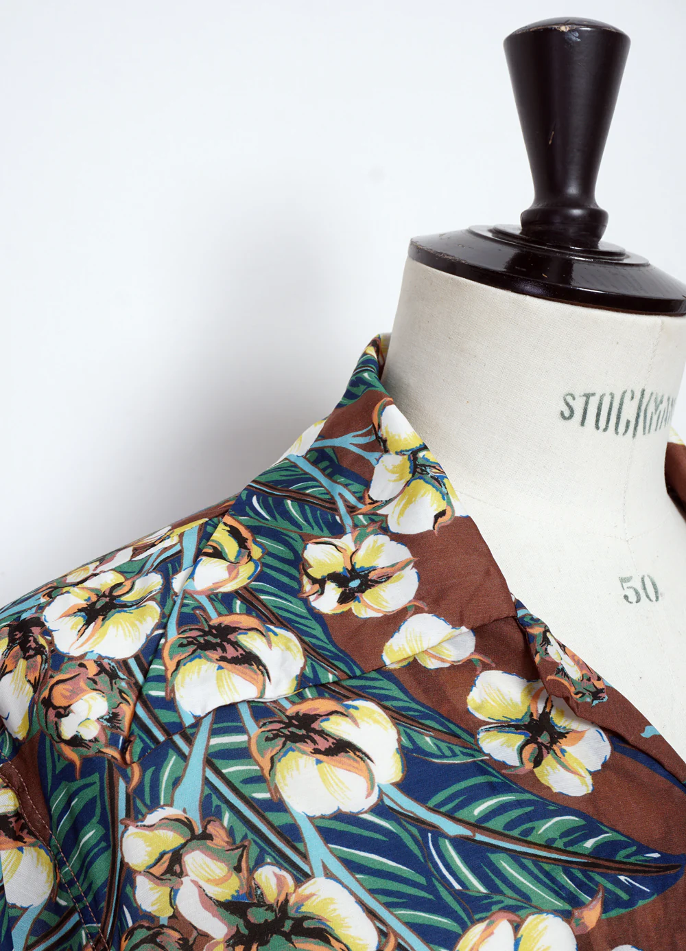 ALOHA SHIRT | Silk Rayon Flower Shirt | Brown - Image 4