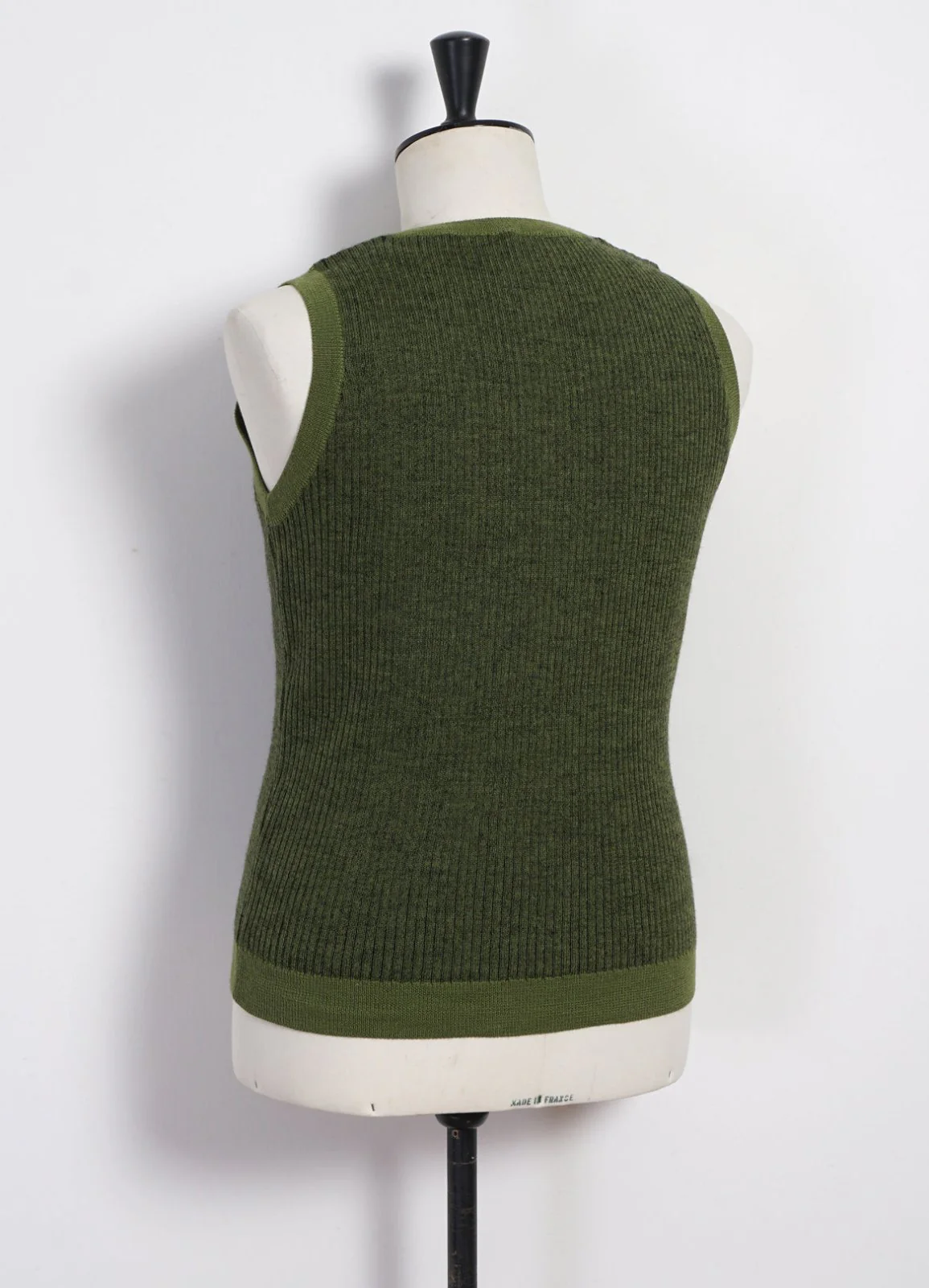 ARNE | Plated Rib V-Neck Slip Over | Black Green - Image 4