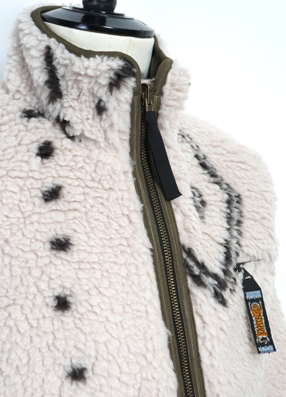 BENI OURAIN | Boa Fleece Reversible Vest | Ecru - Image 5