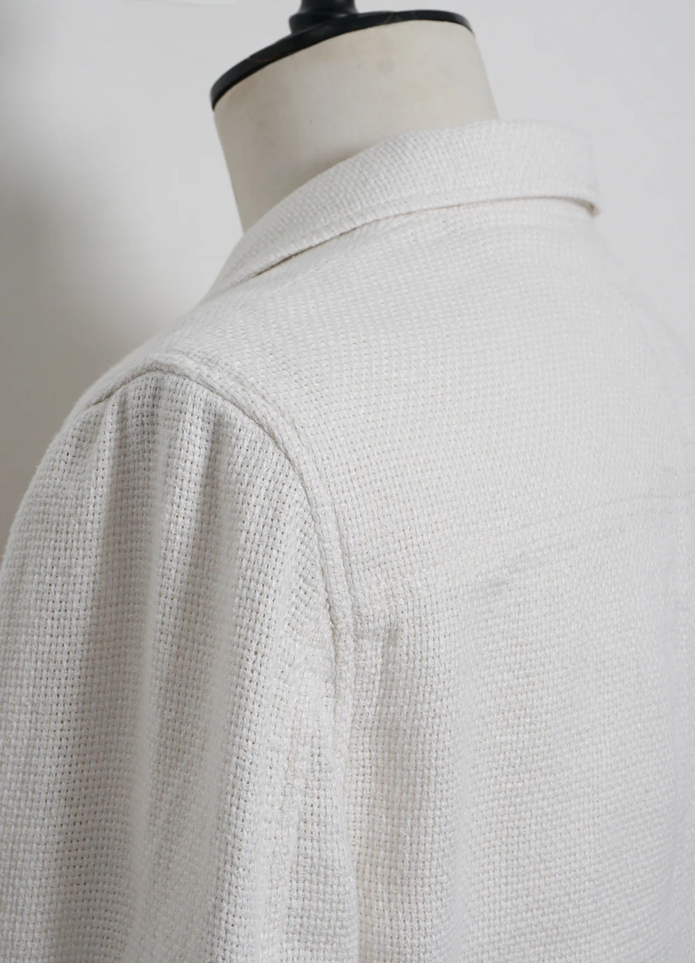 CHARLIE 29-58-1 | Easy Three Button Blazer | Off White Gauze - Image 5
