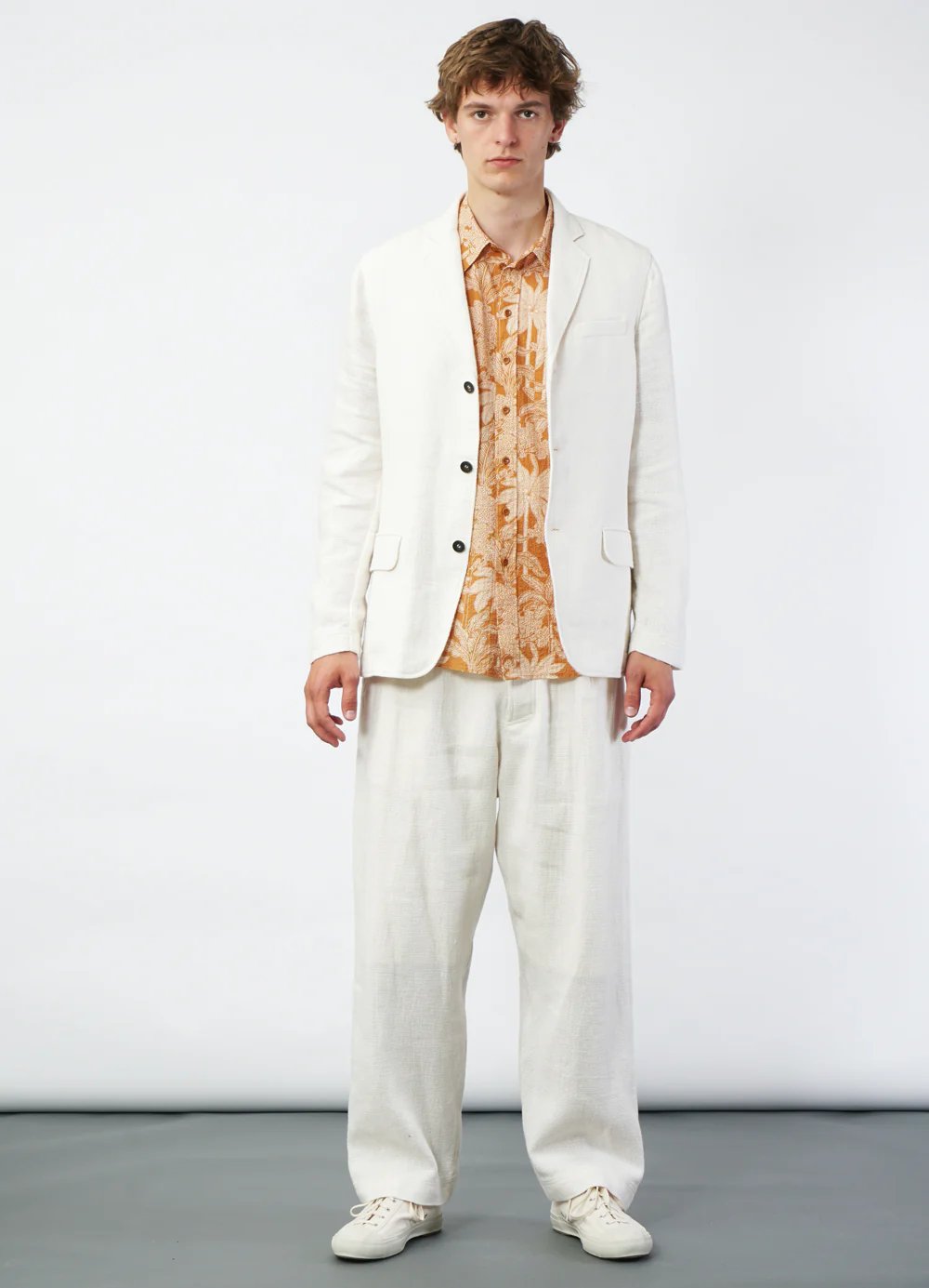 CHARLIE 29-58-1 | Easy Three Button Blazer | Off White Gauze - Image 6