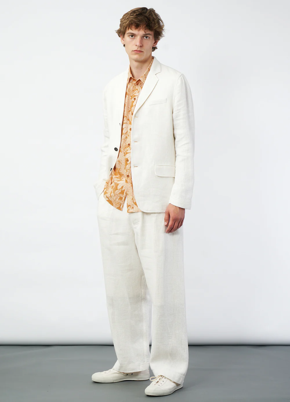 CHARLIE 29-58-1 | Easy Three Button Blazer | Off White Gauze - Image 7