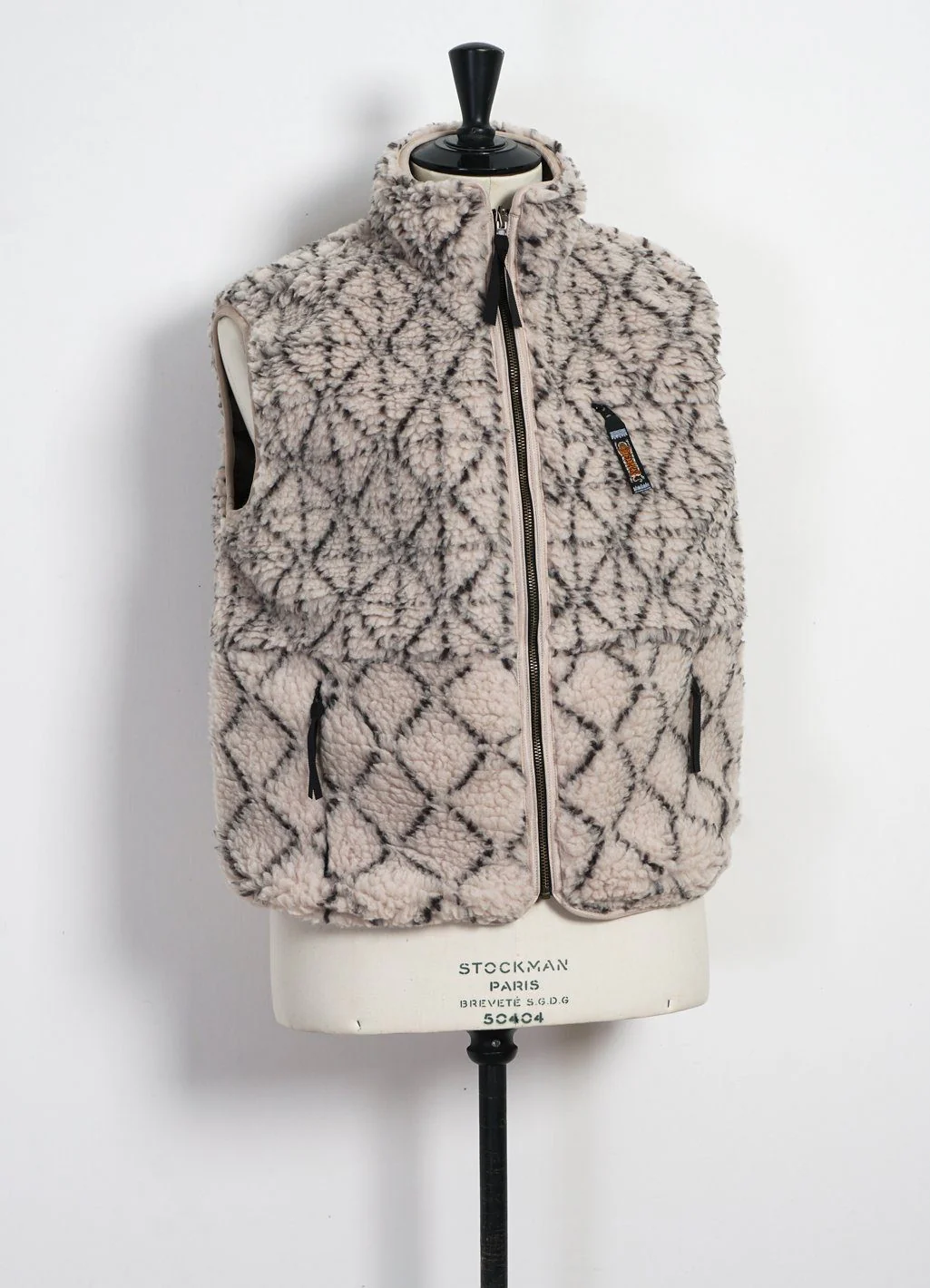 DO-GI SASHIKO | Boa Fleece Reversible Vest | Ecru - Image 3