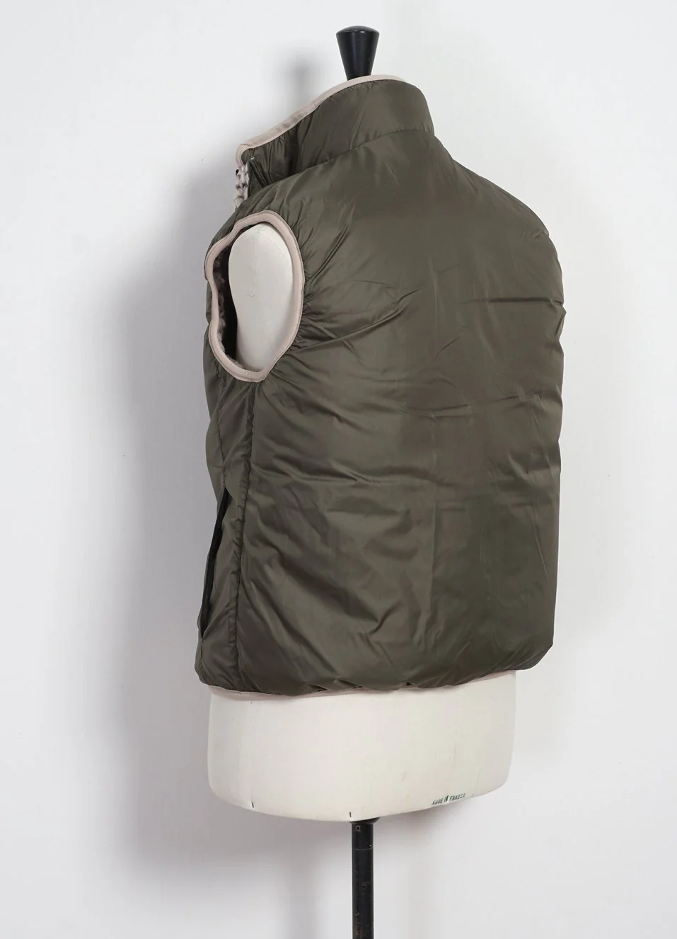 DO-GI SASHIKO | Boa Fleece Reversible Vest | Ecru - Image 7