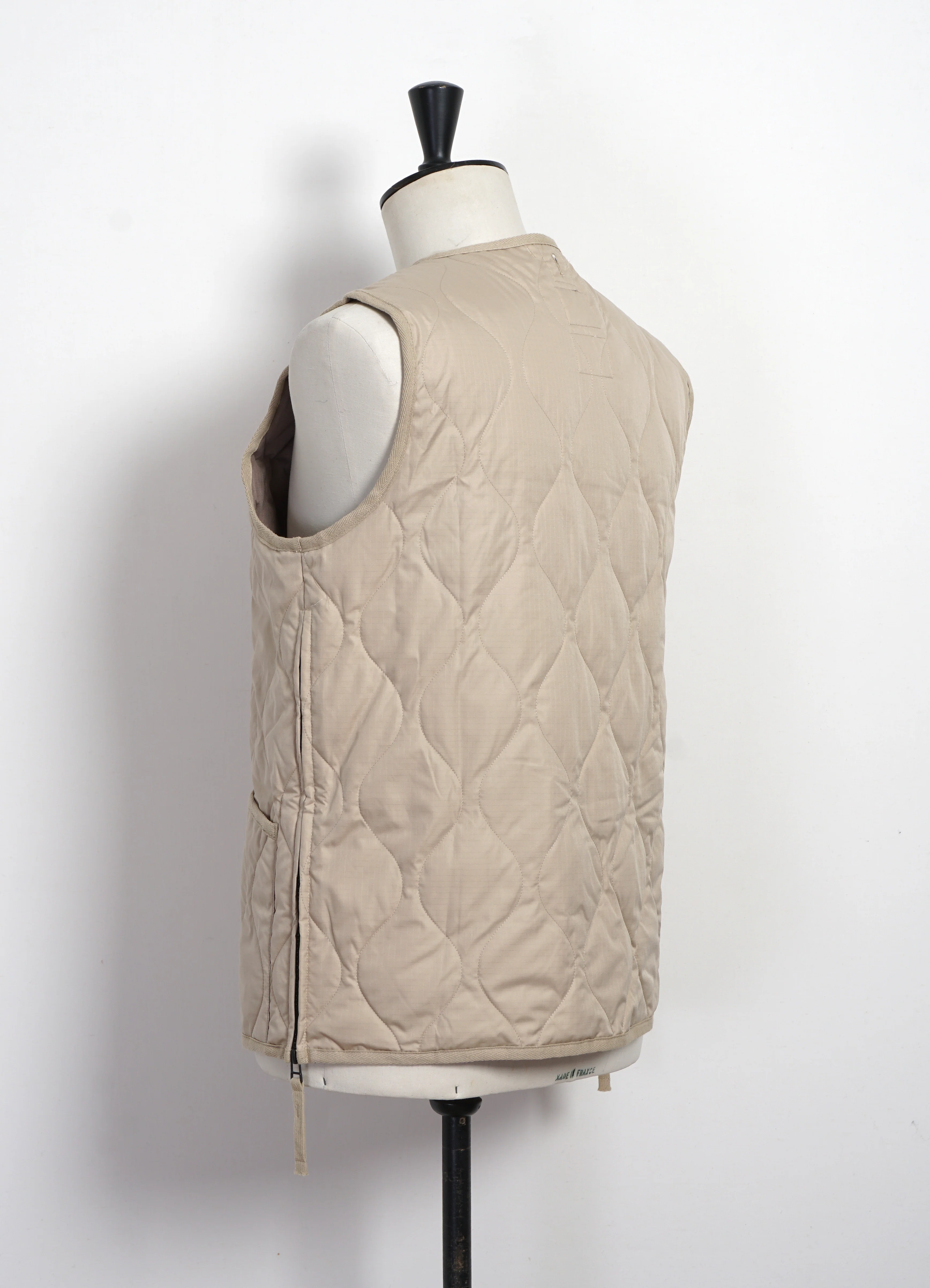 DOWN VEST | Military V-Neck Down Vest | Cream - Image 4