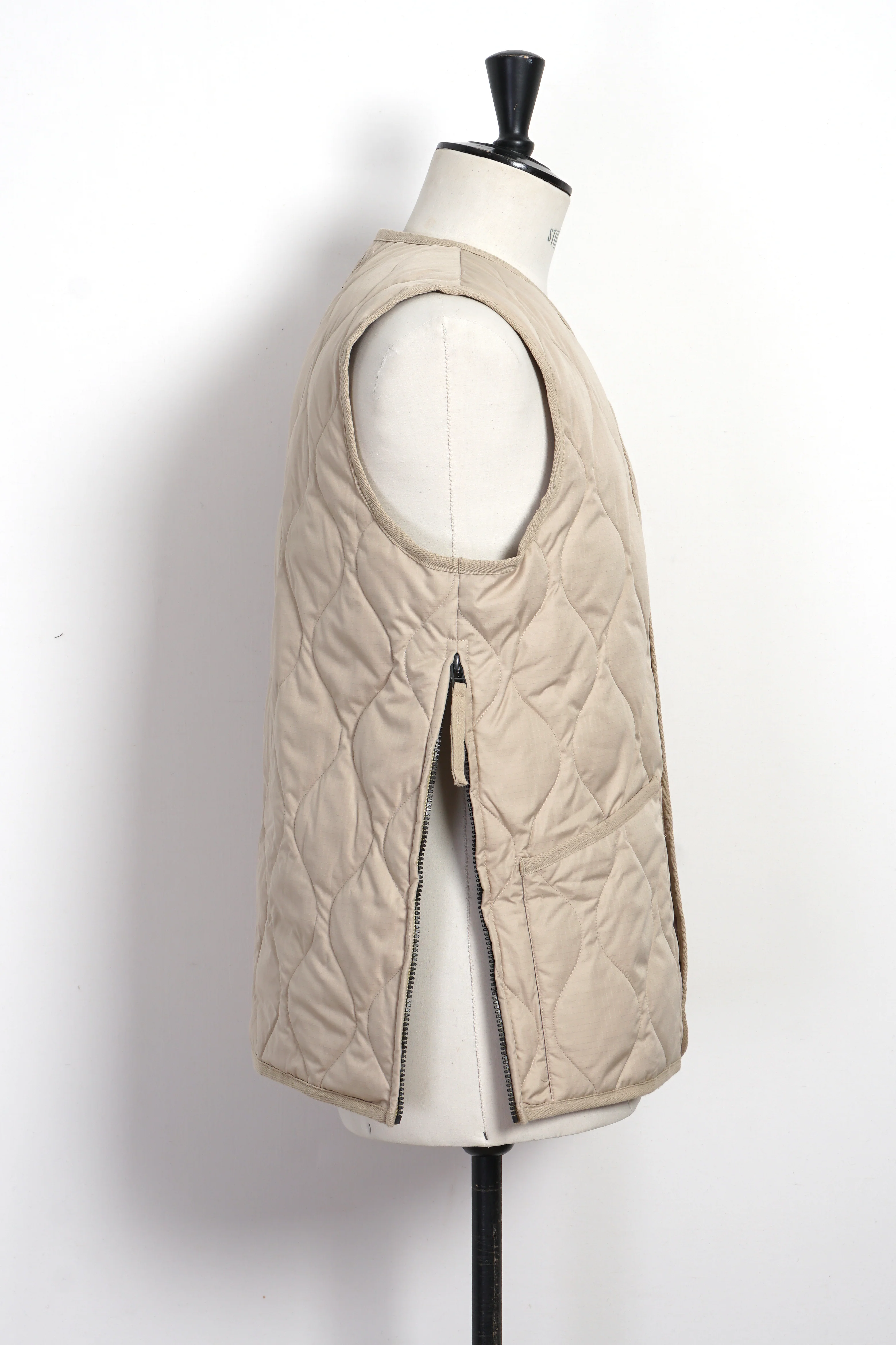 DOWN VEST | Military V-Neck Down Vest | Cream - Image 5