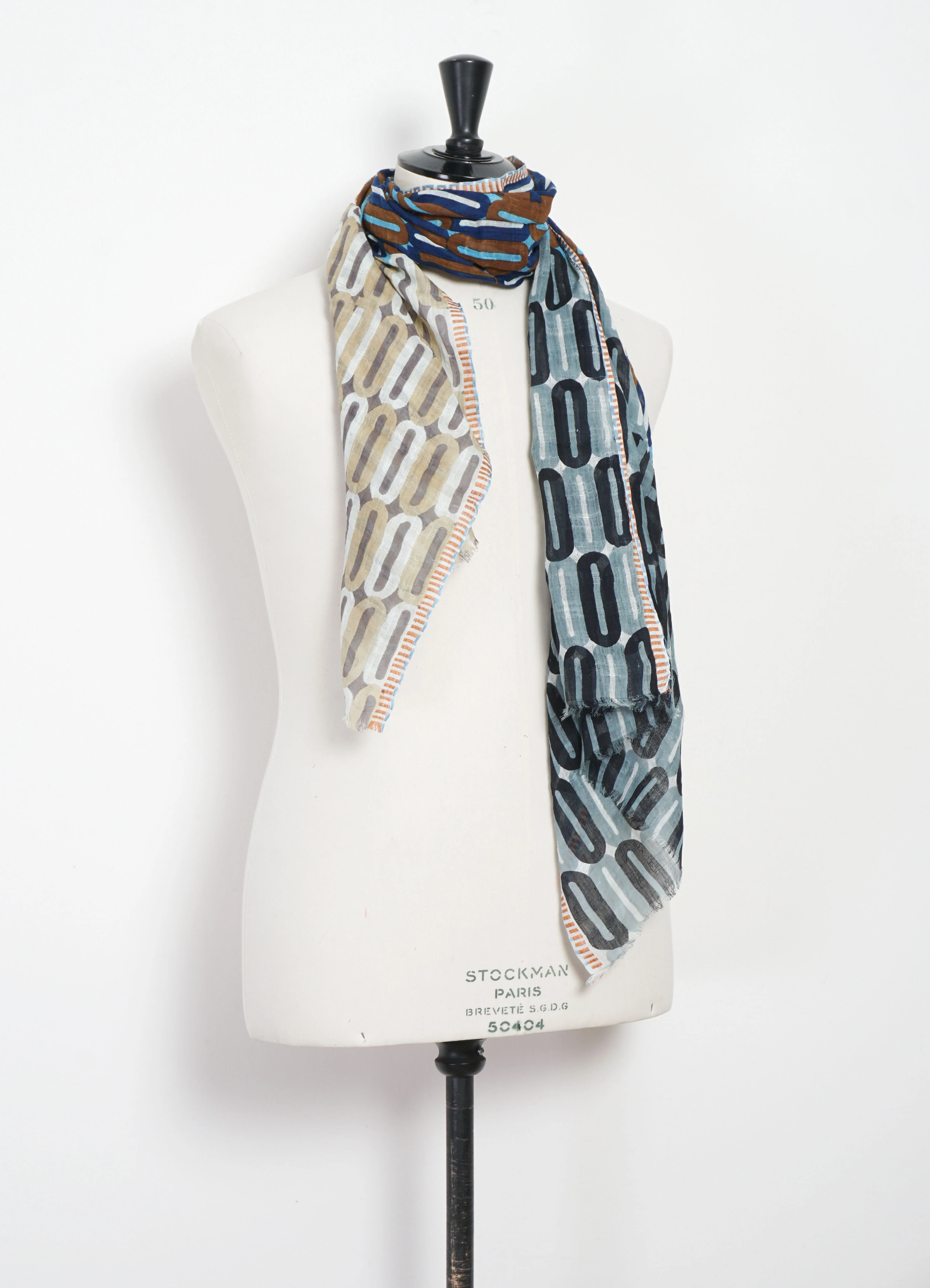 ÉTOLE | Stole Scarf | E-Graphic - Image 3