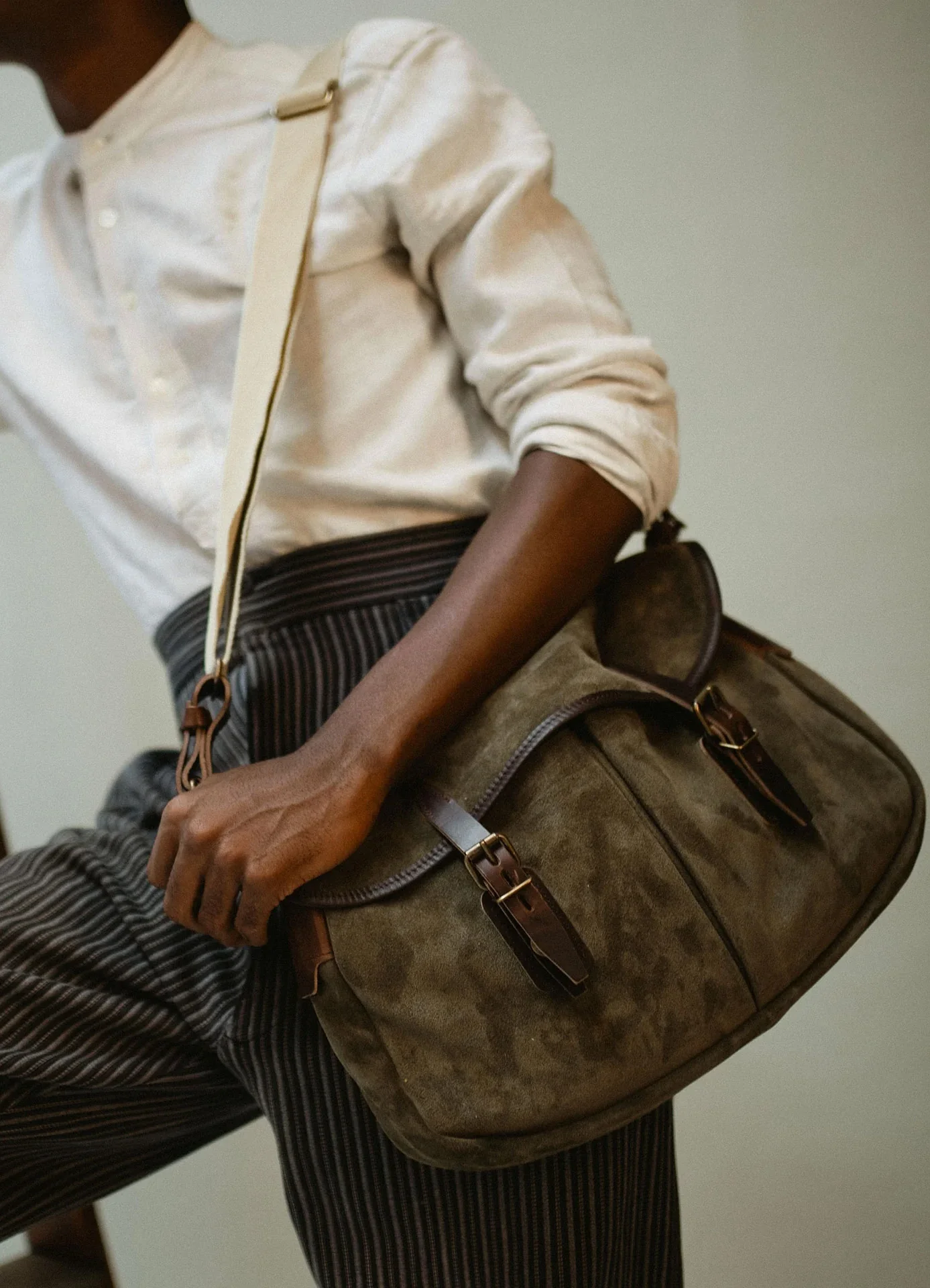 FISHERMAN'S MUSETTE M | Suede Fishermen's Bag | Musk - Image 2