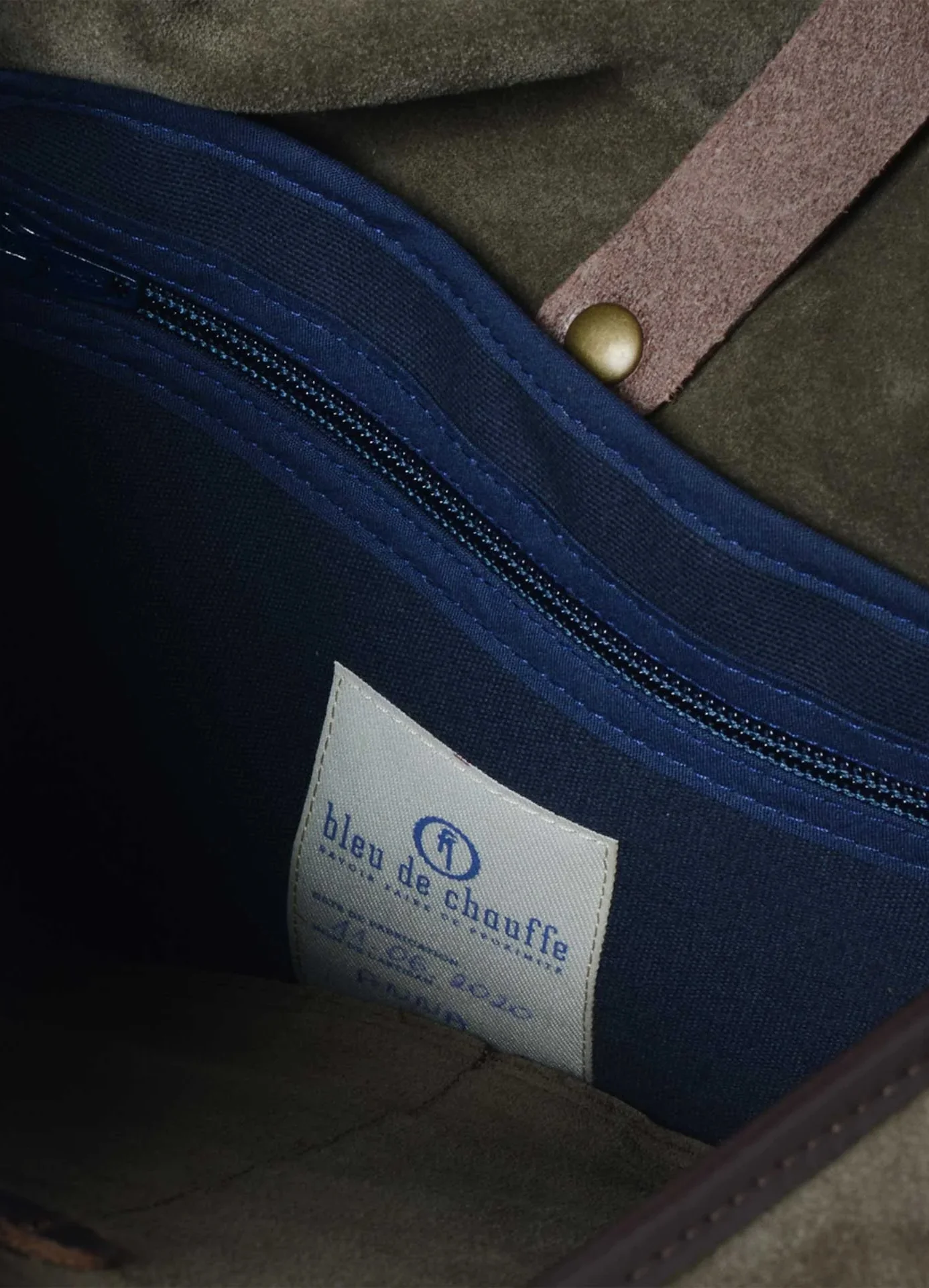 FISHERMAN'S MUSETTE M | Suede Fishermen's Bag | Musk - Image 5