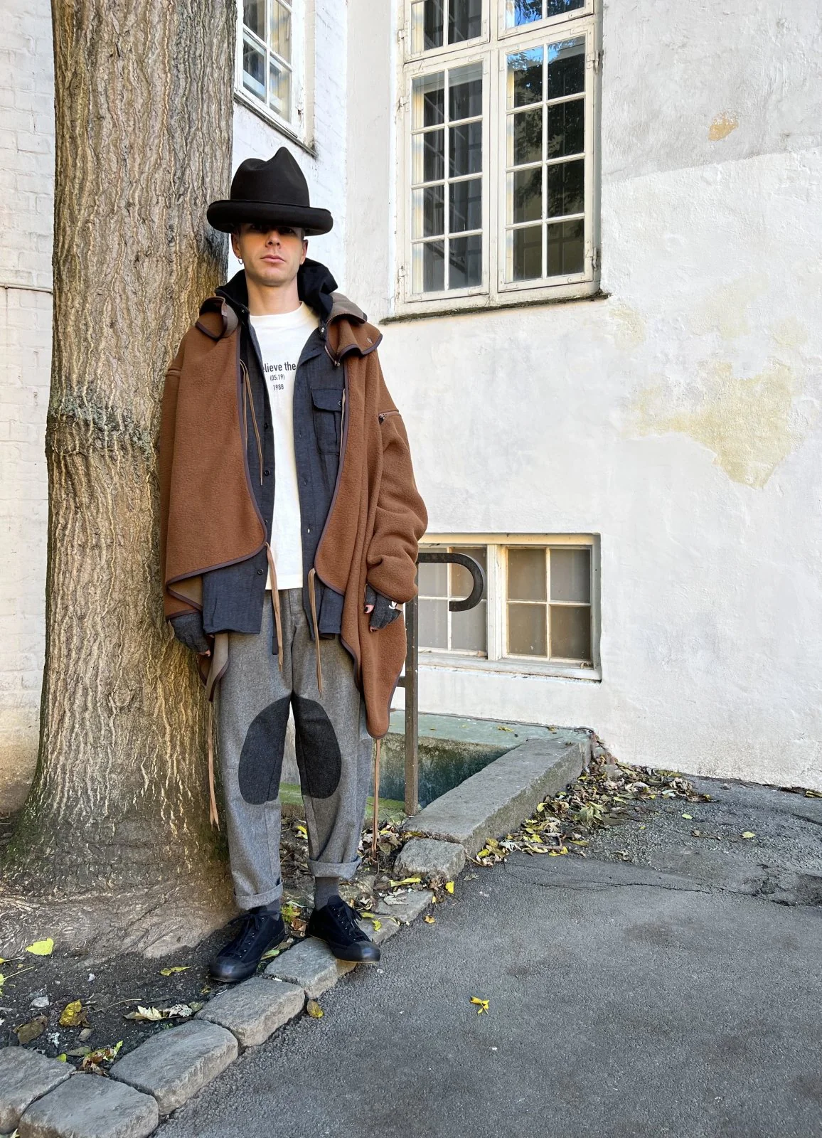 FOLKS PONCHO | Black - Image 5