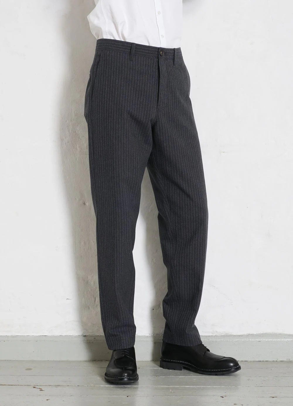 KIAN | Cinch Back Wide Trousers | Grey Pin - Image 2