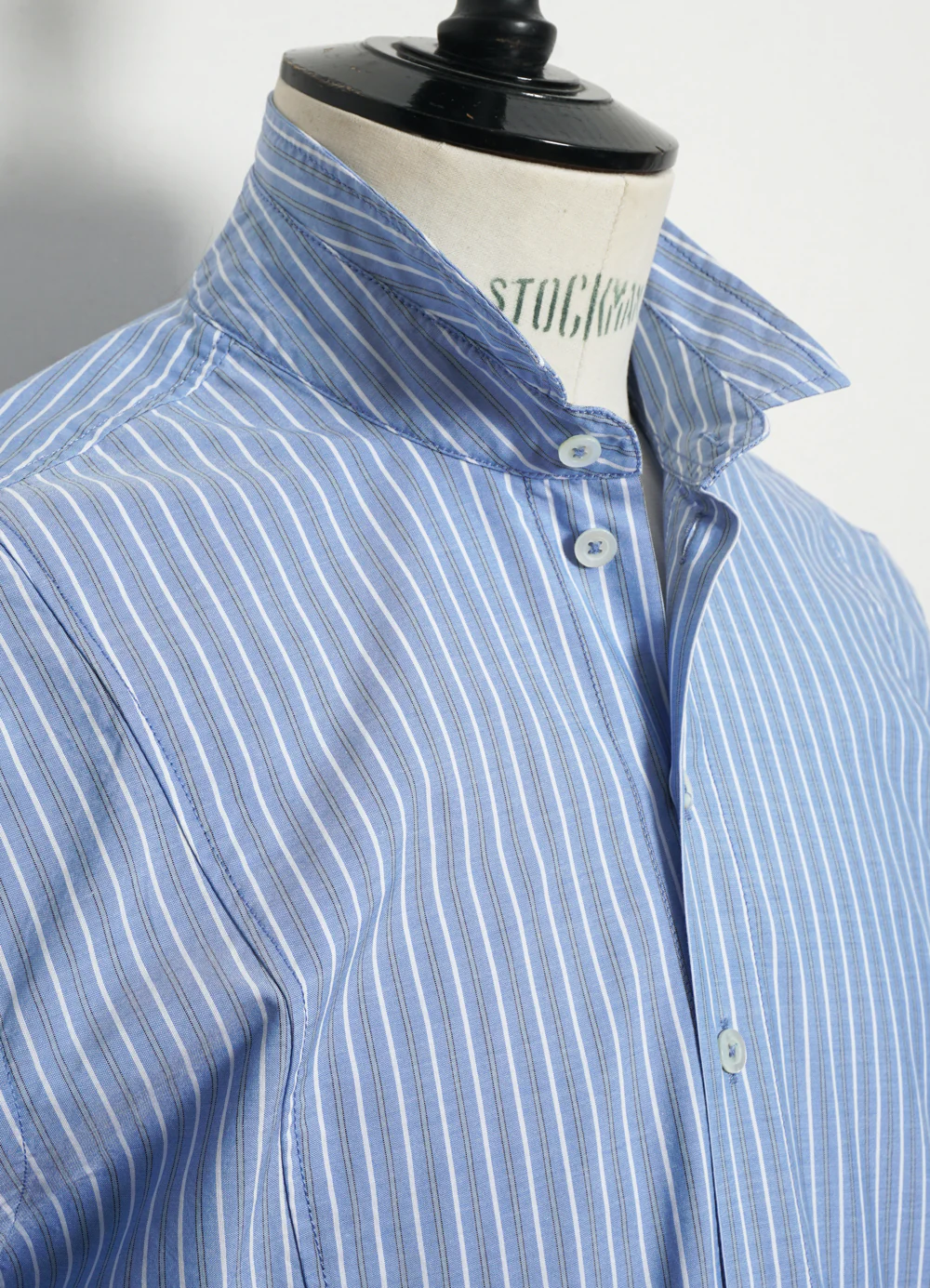 LUIS 30-19-1 | Loose Tuxedo Shirt | Blue stripes - Image 6