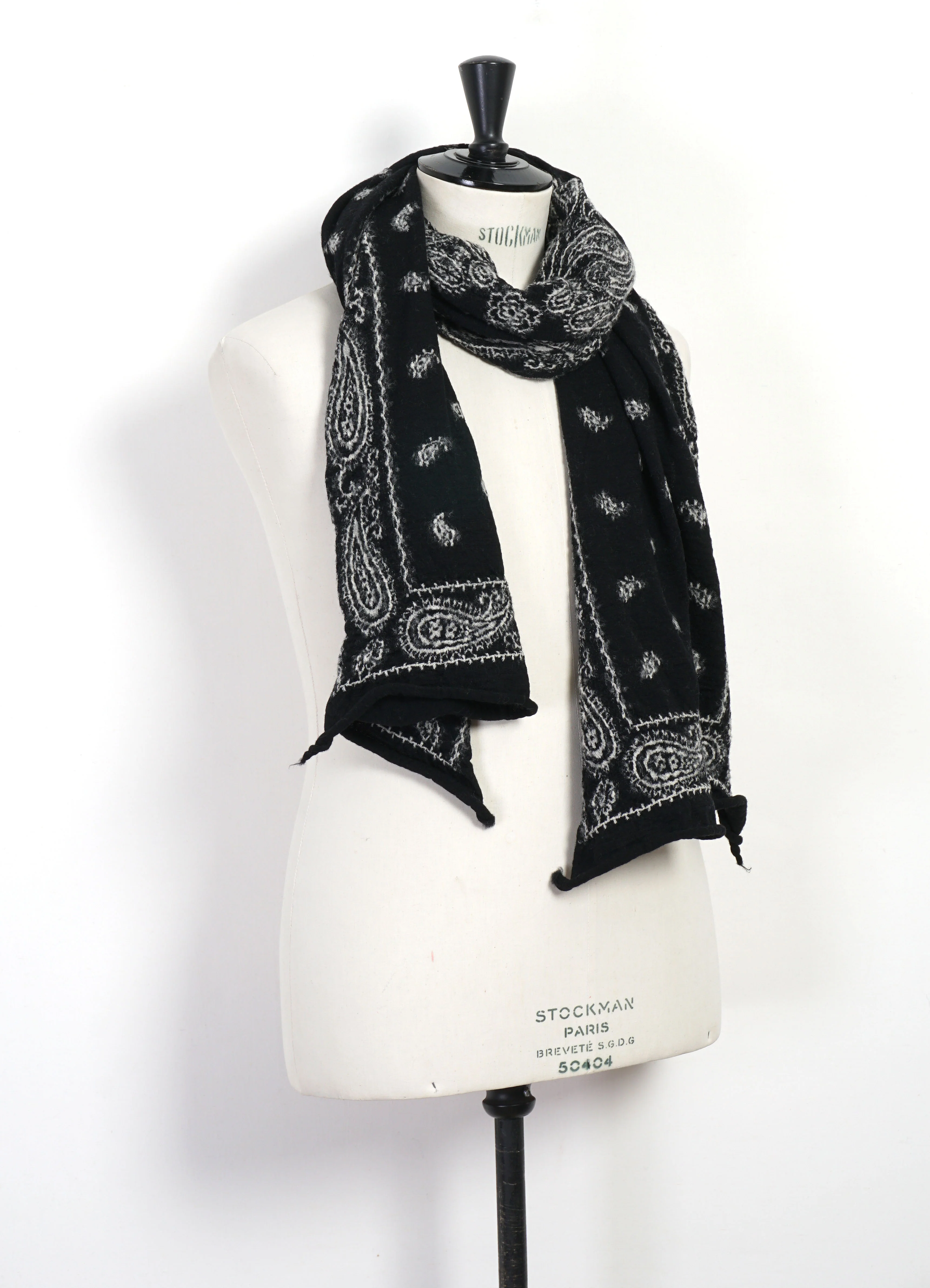 PAISLEY BANDANA | Compressed Wool Scarf | Black - Image 3