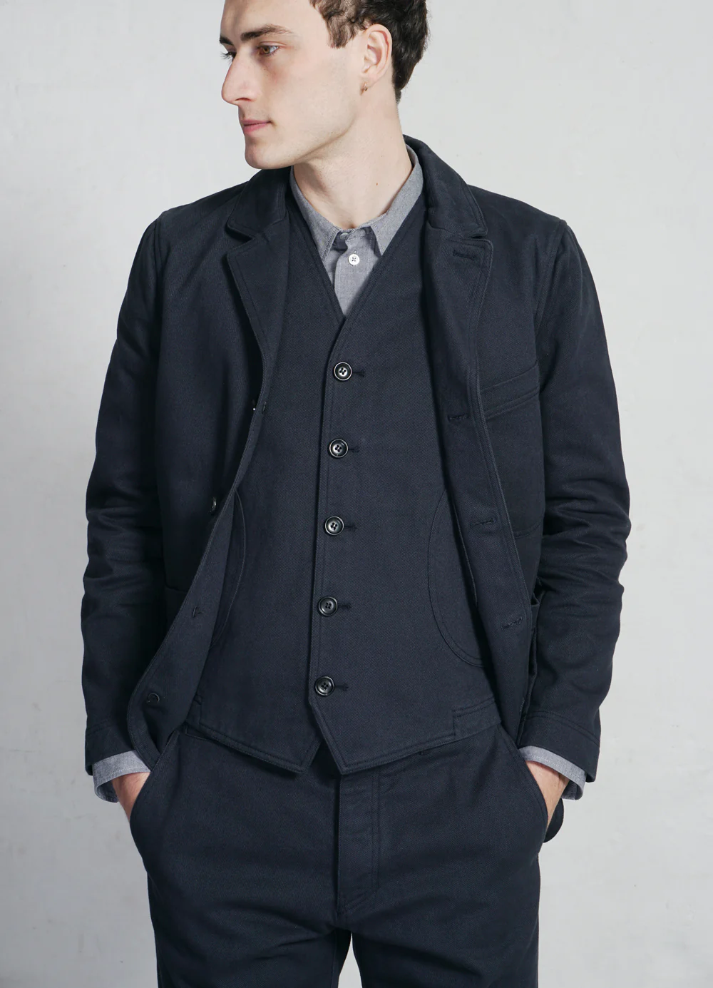 RAYMOND | Relaxed Classic Shirt | Navy - Image 4