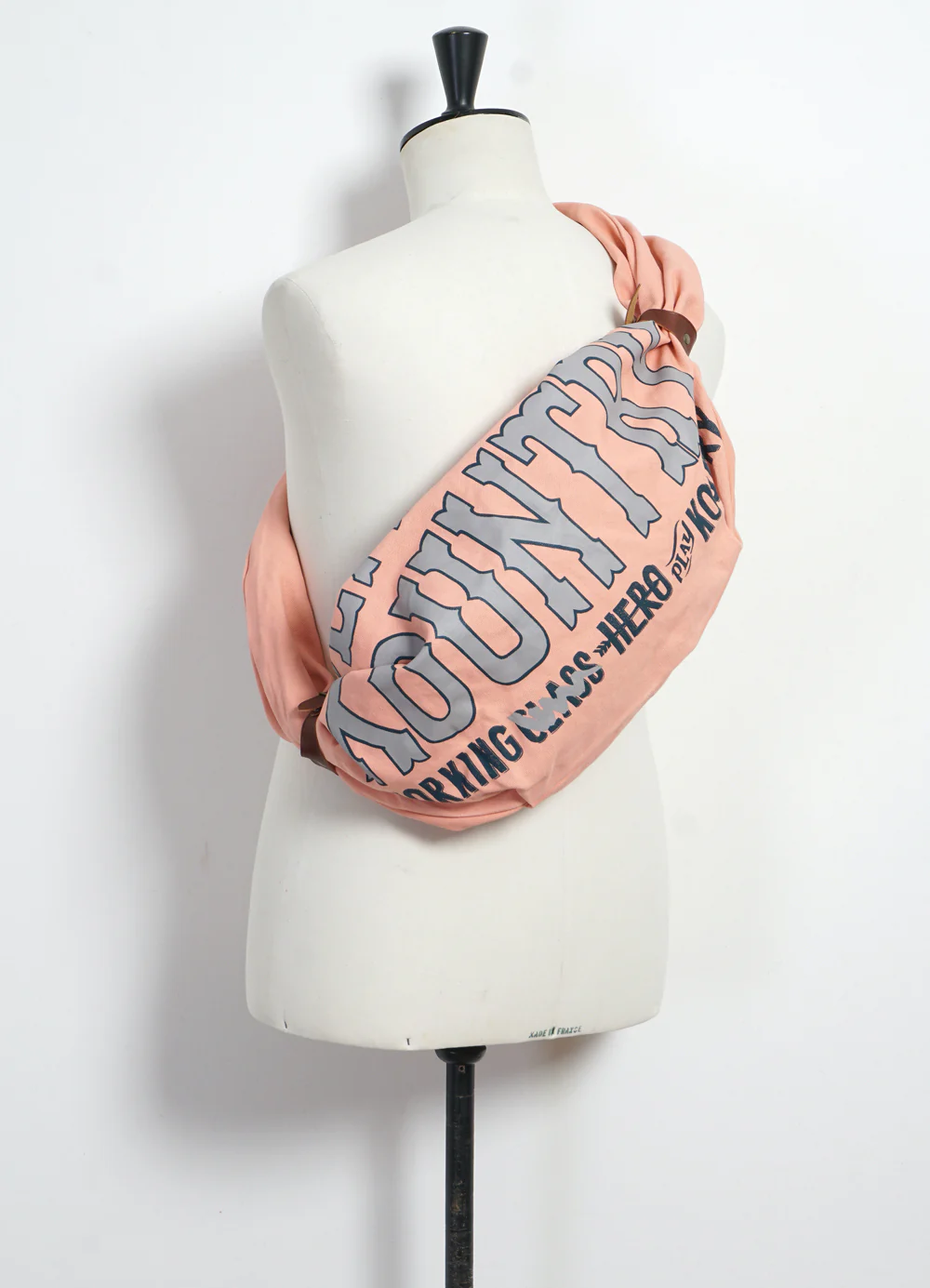 SNUFKIN #8 KOUNTRY | Canvas Bag | Light Pink - Image 3