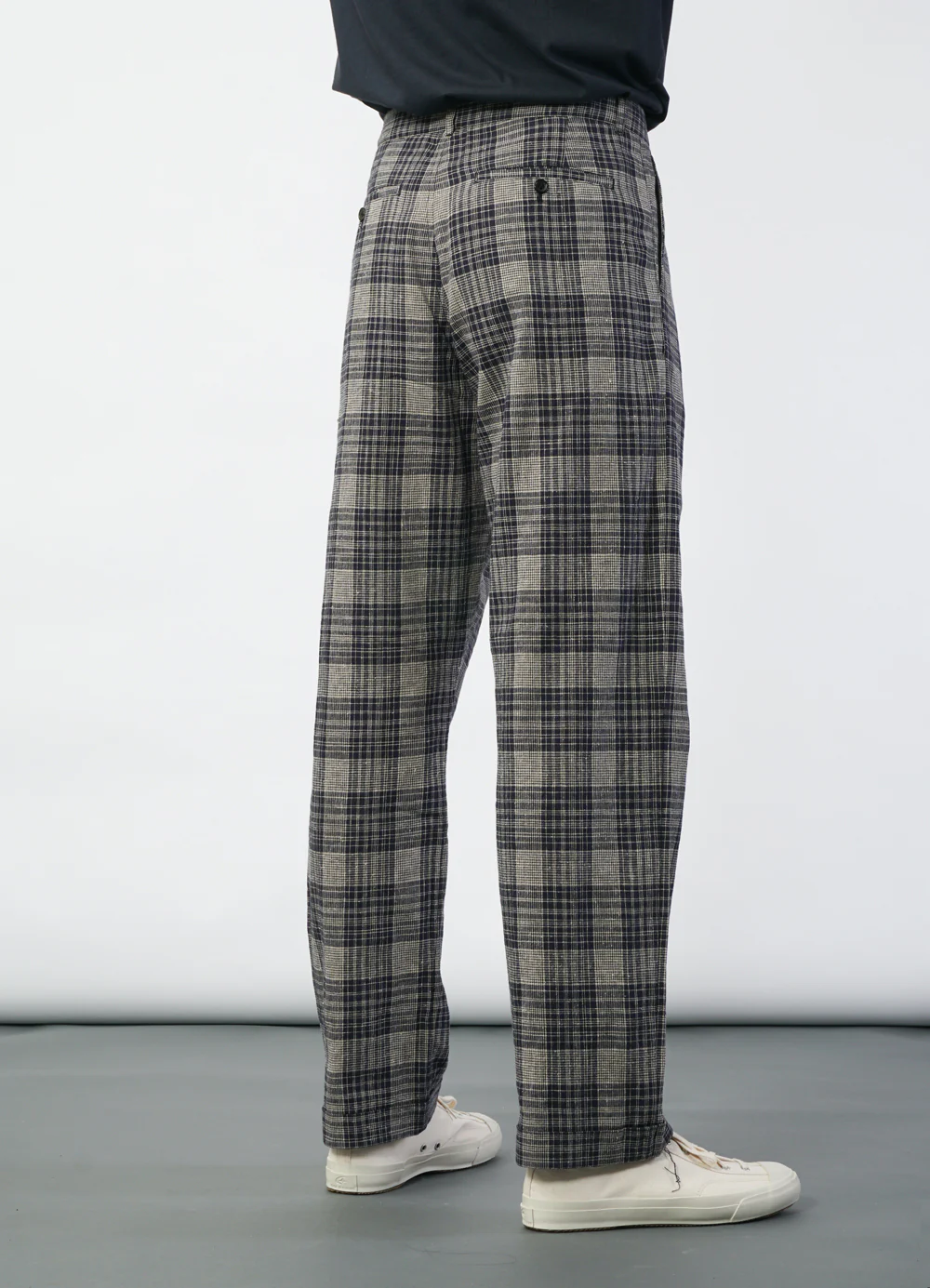 SUNE 29-59-3 | Classic Pleated Trousers | Navy Ecru Check - Image 3