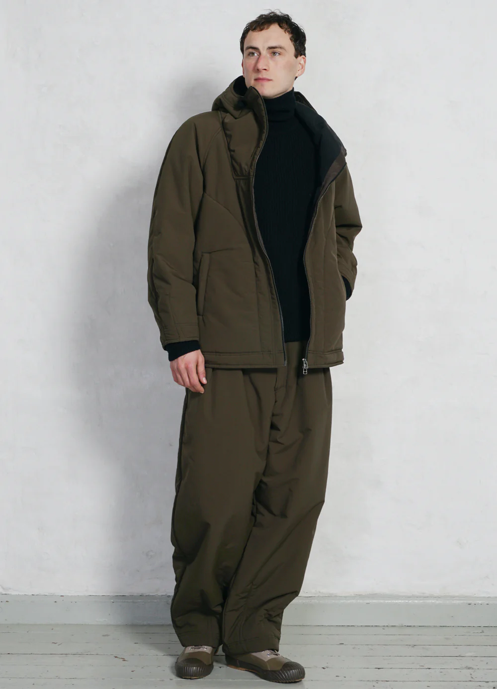 THOMAS 28-23-6 | Loose Padded Hood Jacket | Padded Olive - Image 7