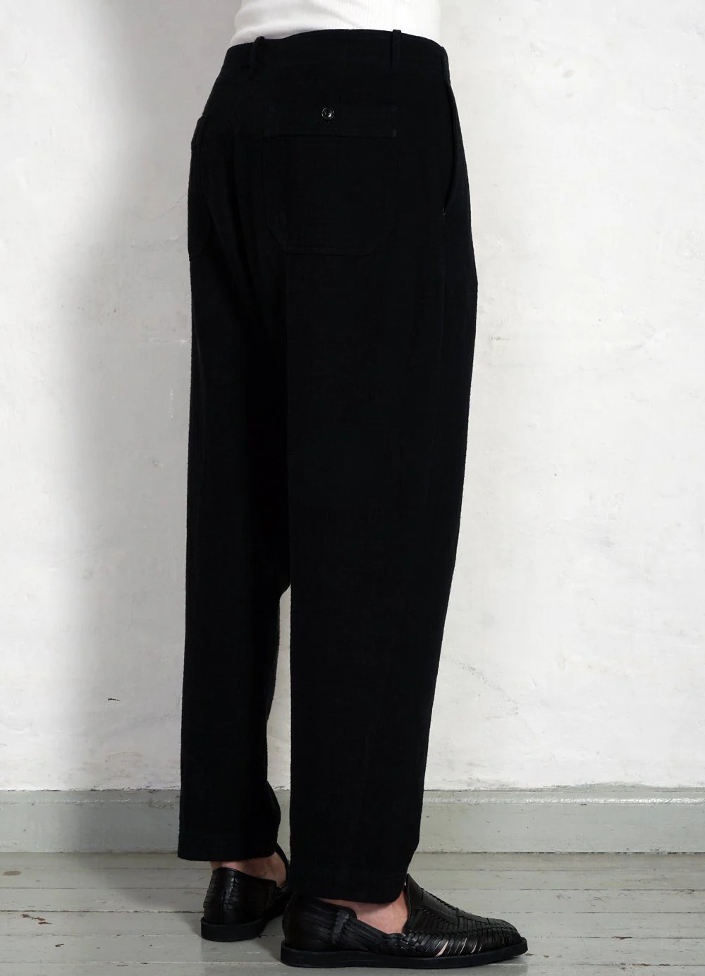 TRYGVE | Wide Cut Cropped Trousers | Black - Image 7
