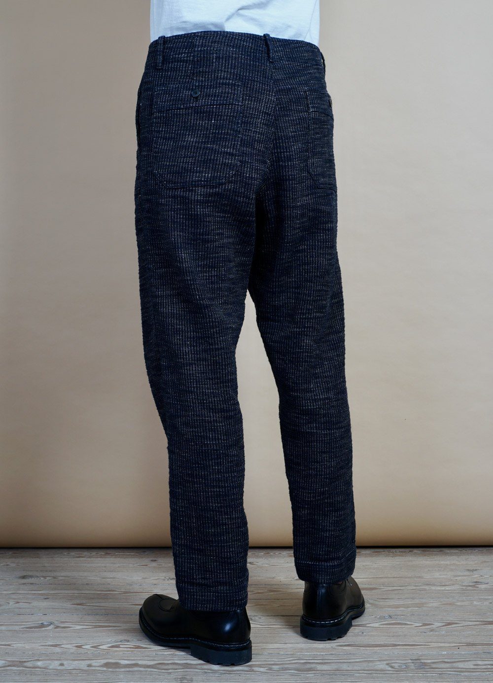 TRYGVE | Wide Cut Cropped Trousers | Black Hemp - Image 4