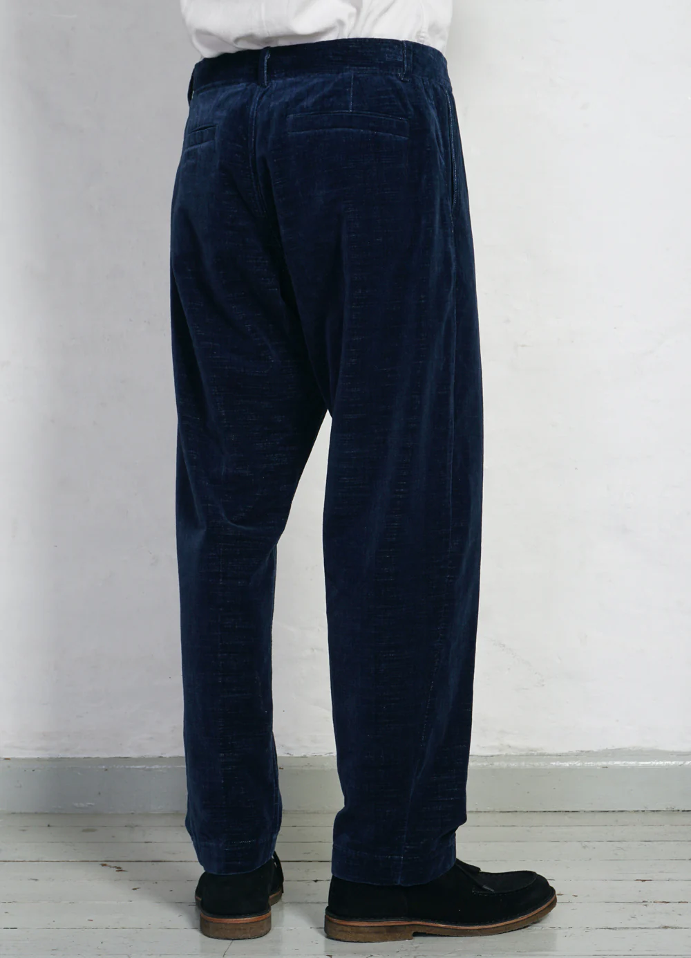 TYGE | Wide Cut Cropped Trousers | Velvet Indigo - Image 4