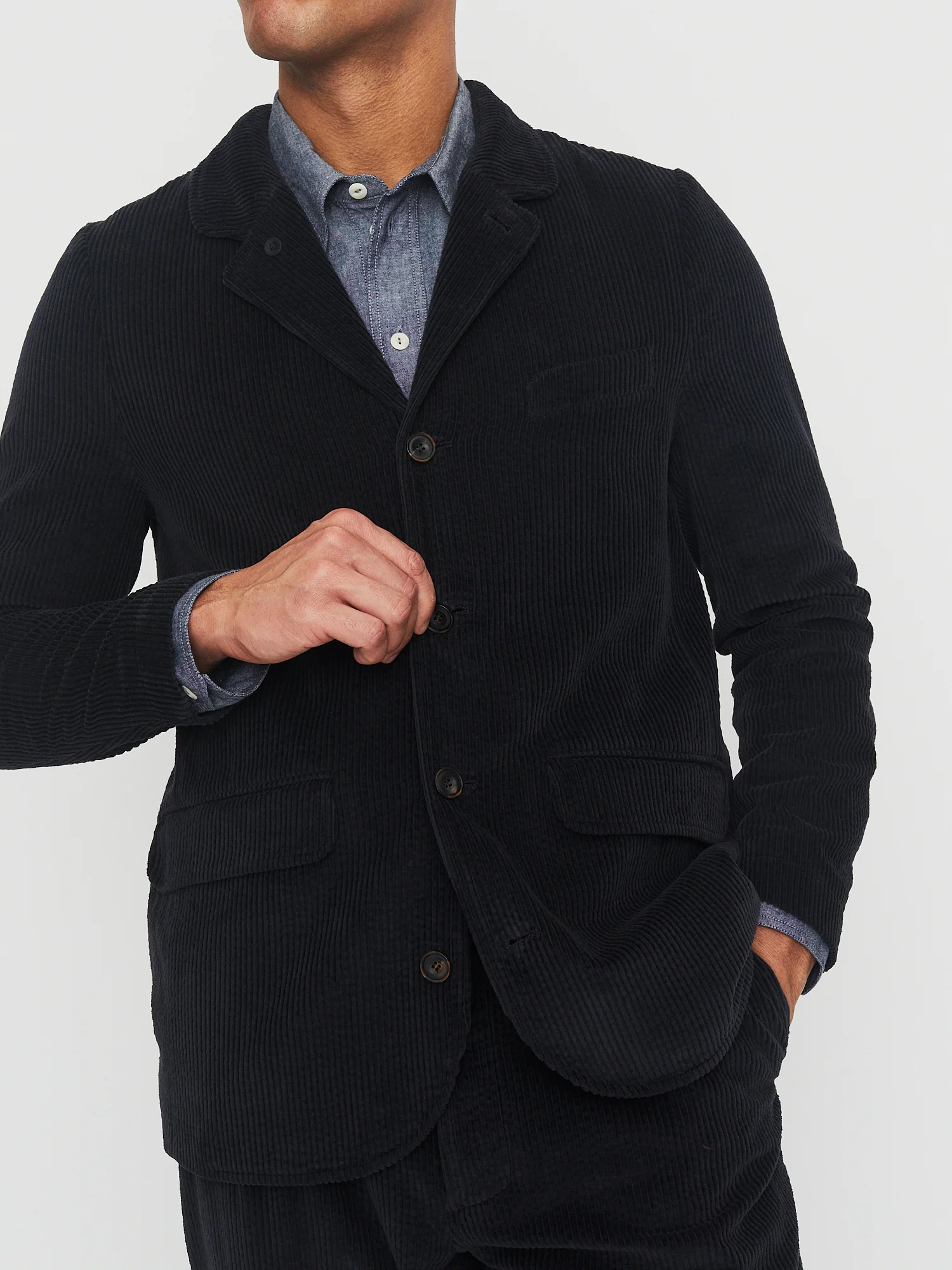 VINCENT 30-35-2 | Classic Four Button Blazer | Dusty Black - Image 2